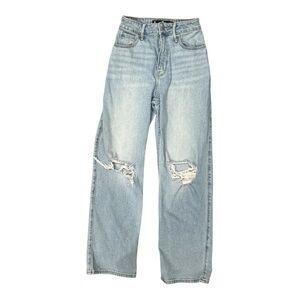 Hollister Ultra High Rise Dad Jean Size 0 Short Waist 24 Length 29